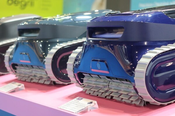 f1 与 es 系列泳池机器人