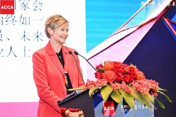 acca全球会长彭美宁（melanie proffitt）女士